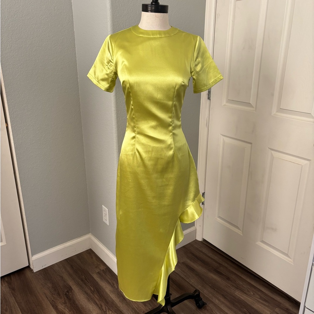 Green Sheath Dress with Crew Neck and Asymmetrical Design